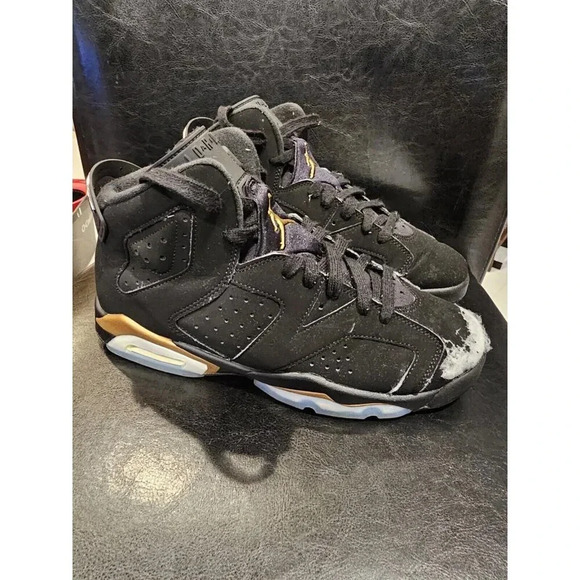 Nike Air Jordan 6 Retro DMP Black/Gold Youth Size 7 - Major Flaw - See Pics - Picture 1 of 16